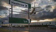 Evacúan una terminal del aeropuerto de Heathrow en Londres por la presencia de "material peligroso"