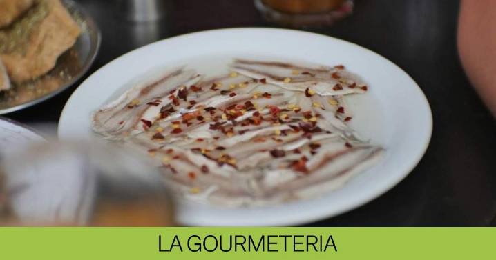Una conocida cocinera catalana explica cómo limpiar bien los boquerones en casa: "Es muy fácil"