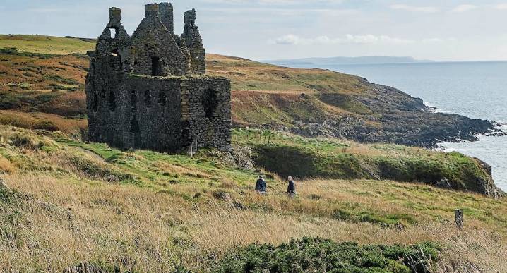 Escocia: venden barato un castillo que trae un fantasma incluido