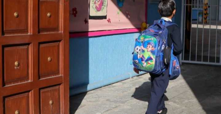 Cerca de 24 millones de alumnos regresan a clases este lunes