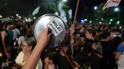 Cacerolazos en medio del discurso de Milei por cadena nacional