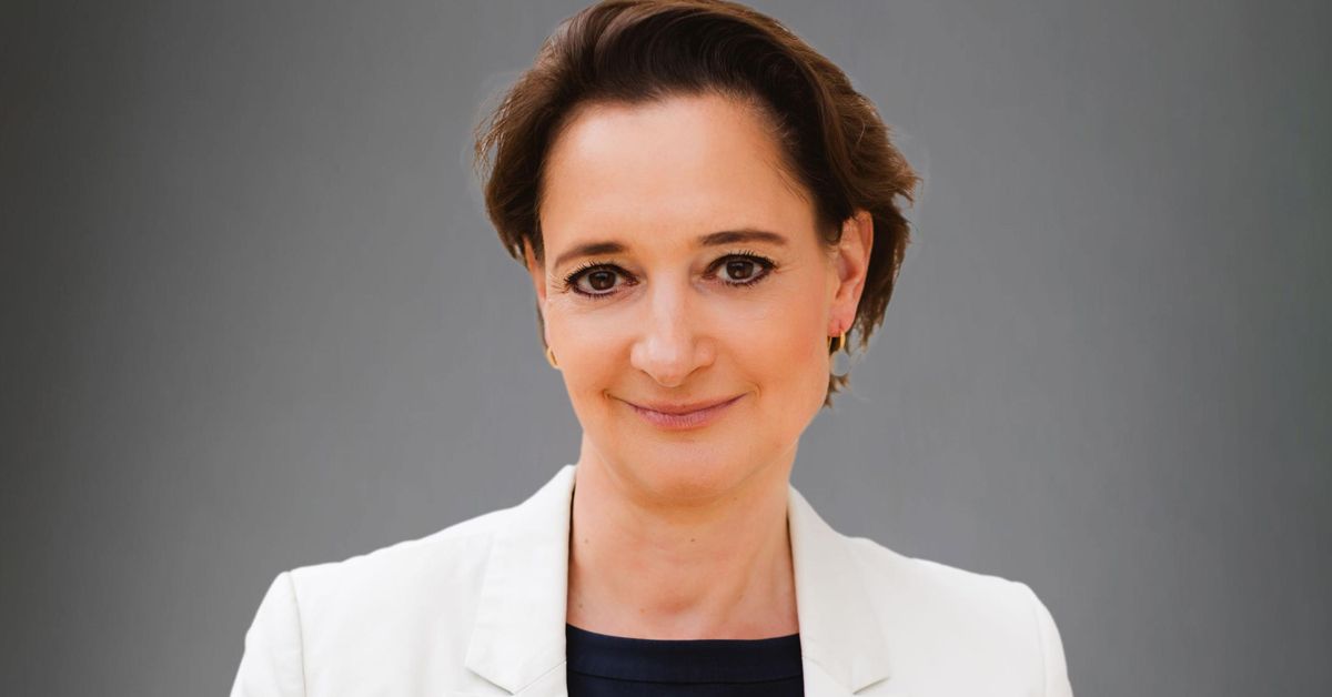 Katrin Adt asume la dirección de Dacia con el reto de liderar su electrificación