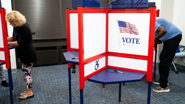 Growing number of independent voters poses challenges for both parties