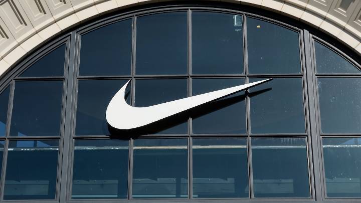 Nike’s sales skid ends as turnaround shows progress