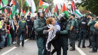 Nueva jornada de tensión en La Vuelta a su paso por Galicia: los manifestantes han conseguido parar la competición