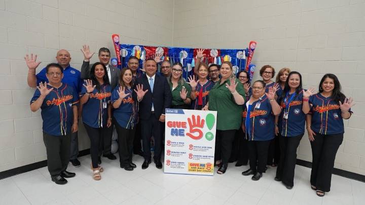Implementan campaña 'Dame 5' en Distrito Escolar Independiente Unido en Laredo; ¿en qué consiste?