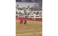 Video.- Disfrutaron juarenses corrida de toros; hubo sólo llovizna refrescante