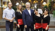 Adiós a la camarera más famosa de 'First Dates': esta va a ser su sustituta y nadie se lo esperaba