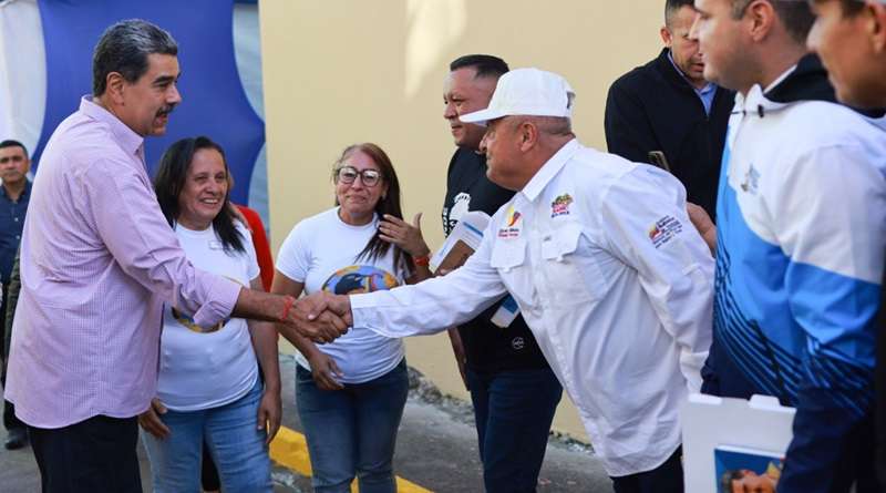 Maduro destaca el autogobierno como la forma de democracia venezolana