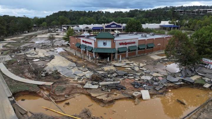 Scientists submit coordinated response to Trump admin report casting doubt on climate change: ‘It makes a mockery of science’