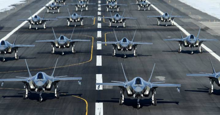 Crisis entre EE.UU. y Venezuela escala tras la revelación de que Trump ordenó el envío de 10 aviones de combate a Puerto Rico