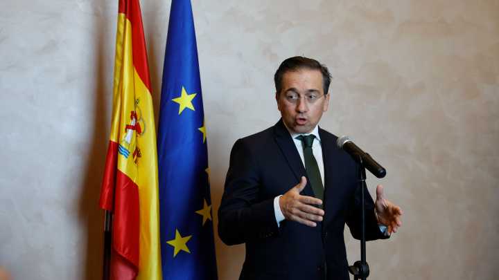 El PSOE tranquiliza a sus socios y asegura que "es cuestión de días" que se apruebe el embargo de armas a Israel