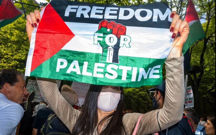 FOTOS: Se manifiestan en solidaridad con Gaza frente a la sede de la ONU en Nueva York
