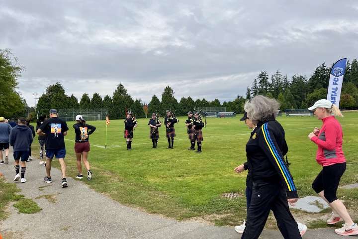 Participants honour Terry Fox legacy with fundraiser in South Surrey