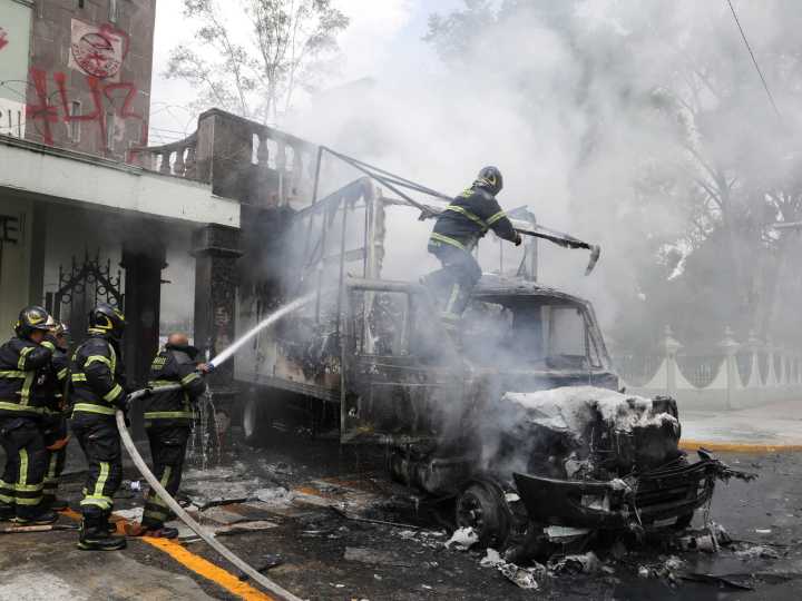 México: atacaron un cuartel militar en protesta por la desaparición de los 43 estudiantes Ayotzninapa