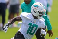 Deadspin | Dolphins' Tyreek Hill not among team captains