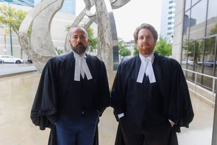 Crown attorneys file more grievances against province
