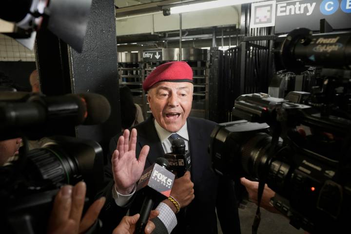 Curtis Sliwa says Cuomo campaign tried to bribe him to exit race
