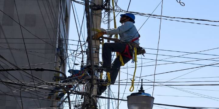 El Gobierno adjudicó contratos de almacenamiento eléctrico por más de USD 540 millones para reducir cortes de luz en el AMBA