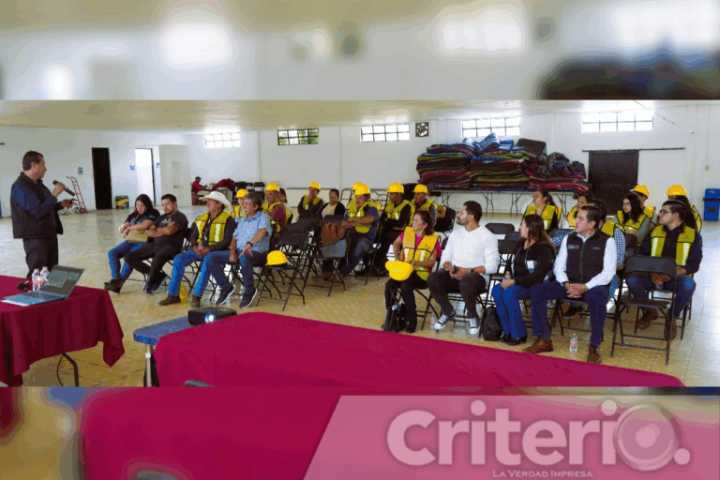 Capacitan a comités de obra pública en Cuautepec para fortalecer participación ciudadana