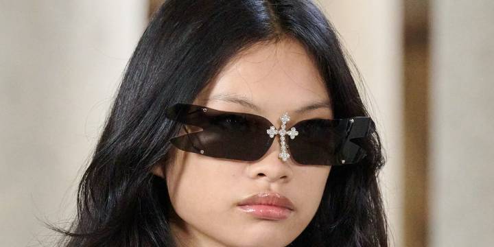 BLUMARINE - Detalles