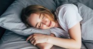 ¿Cuántas horas es recomendable dormir al día? Expertos aclaran