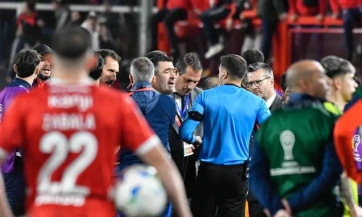 Independiente, afuera de la Copa Sudamericana: la U de Chile pasó de ronda tras la barbarie