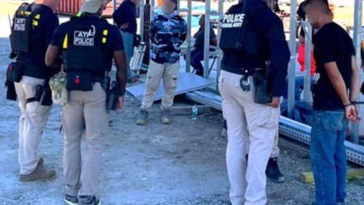 Arrestan a 450 inmigrantes indocumentados en operativo en planta de Hyundai en Georgia