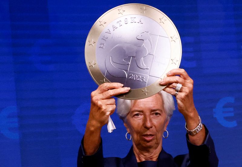 Euro's 'global moment' risks slipping away amid political division