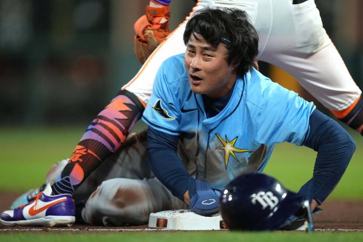 Deadspin | Braves claim INF Ha-Seong Kim off waivers from Rays