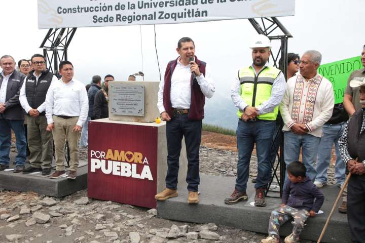 Con 64 estudiantes y 69 mdp de inversión, inicia construcción de la Universidad de la Salud en Zoquitlán