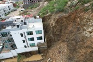 Evacúan edificio en CSL por deslave; autoridades evalúan riesgos y preparan cambios al reglamento