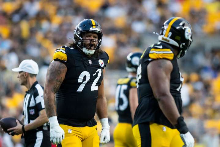 Key Steelers defensive tackle goes down with ankle injury