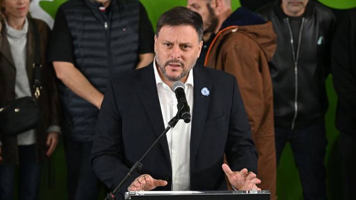 Leandro Santoro: "El círculo rojo trata a Milei como un preadolescente"