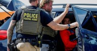 Suprema Corte da luz verde para que ICE detenga a personas que parezcan latinos en California