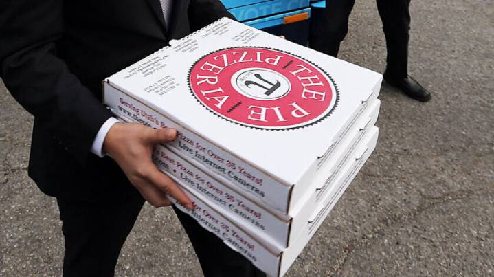 Dave Portnoy Tries, Rates Pie Pizzeria In Salt Lake City