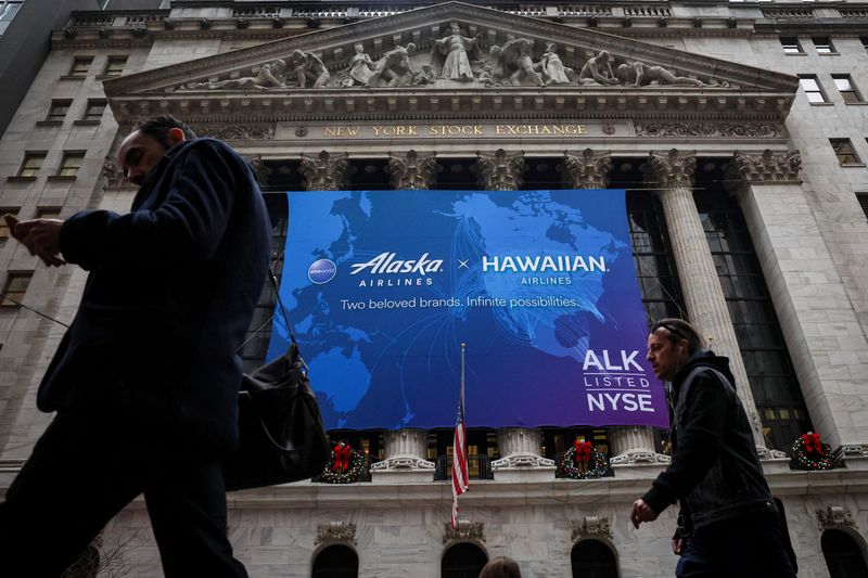Hawaiian Airlines CEO Joe Sprague to retire, Diana Birkett Rakow to step in