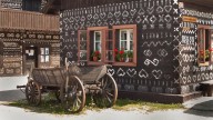 Las casas de madera 'bordadas' por las mujeres de Cicmany, en Eslovaquia