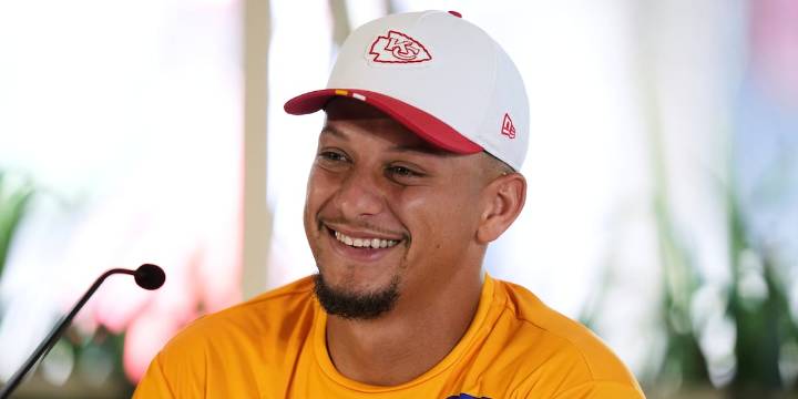 YouTube using creators to enhance broadcast of the NFL game between the Chiefs and the Chargers