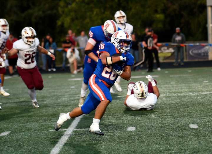Landon DeBeaumont, Jaysin Watanabe lead Ridgefield to 31