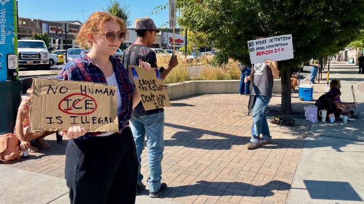 As feds seek more immigration agents, Provo job fair draws foes of ongoing crackdown