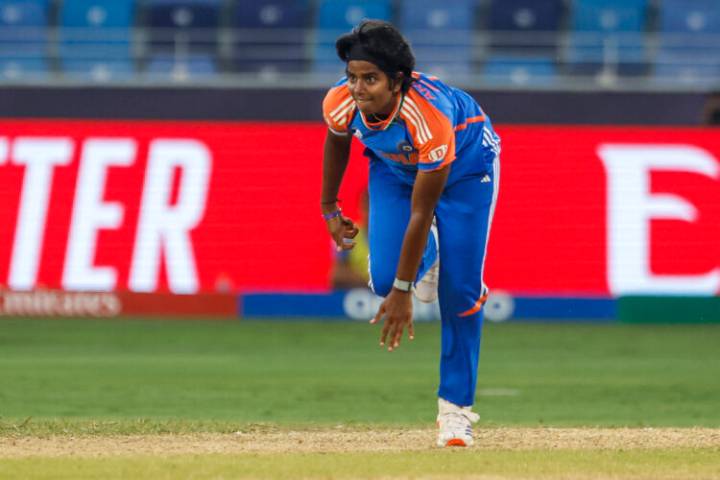 Women’s ODI WC: India Dealt Huge Scare As Arundhati Reddy Suffers Left Knee Injury
