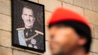 Desprecio a la Monarquía: Gerona desafía la normativa y convierte el retrato de Felipe VI en un homenaje al 1 de octubre