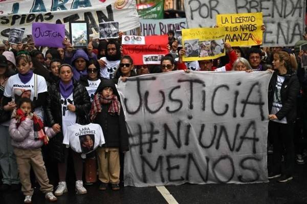 Suman seis arrestados por triple feminicidio en Argentina