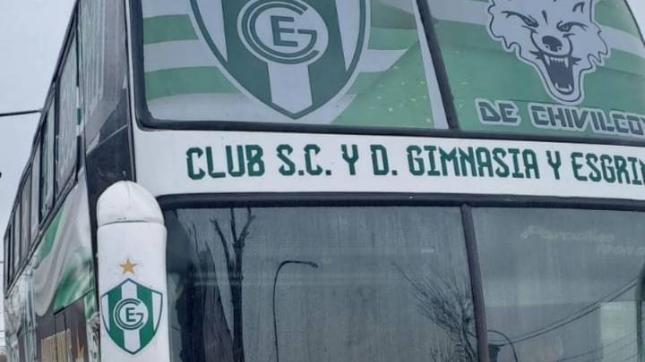 Gimnasia viajó a las 13 hacia Córdoba