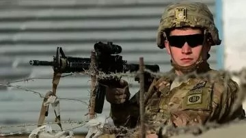 EE.UU. se prepararía para intervenir en Venezuela y conseguir la salida de Maduro: operaciones encubiertas y buques de guerra