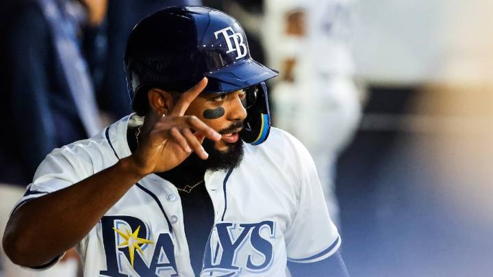 Rays’ Junior Caminero leaves game with back tightness amid record pursuit