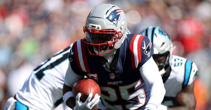 Marcus Jones' returns, explosive plays by offense lead Patriots to blowout win over Panthers in Week 4