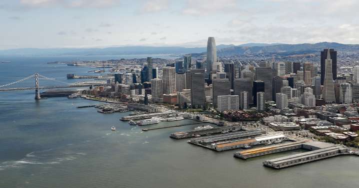 4.3 magnitude earthquake jolts the San Francisco Bay Area and people report feeling a sharp shake
