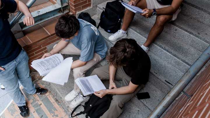 España duplica la media europea en población con bajo nivel educativo, según la OCDE